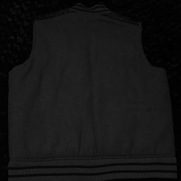 Vest - Picture 3 of 4